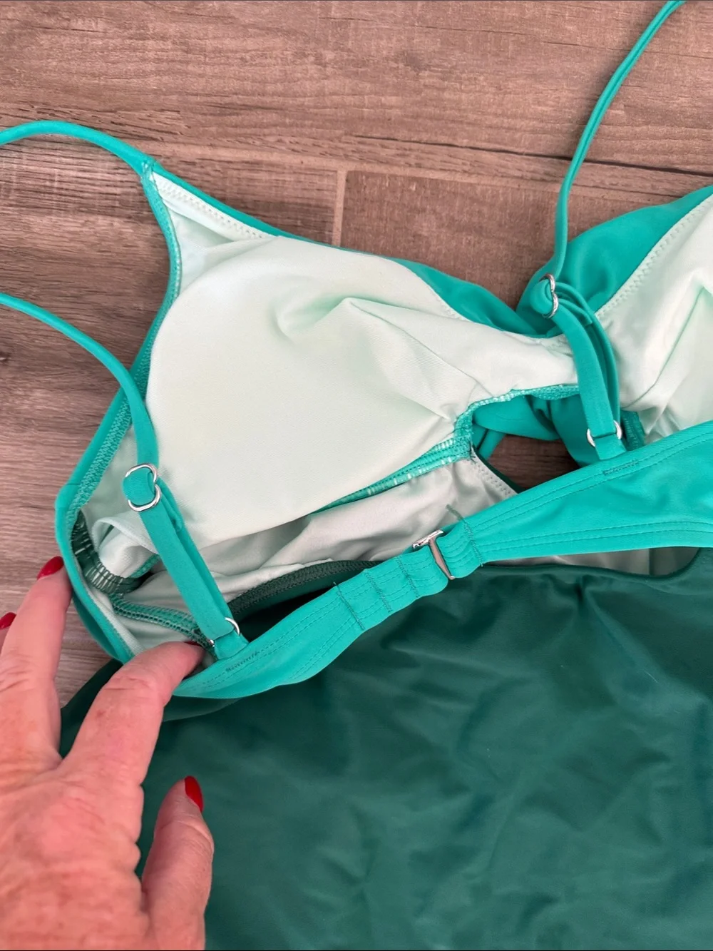 NWT Cupshe M twist front one piece swimsuit